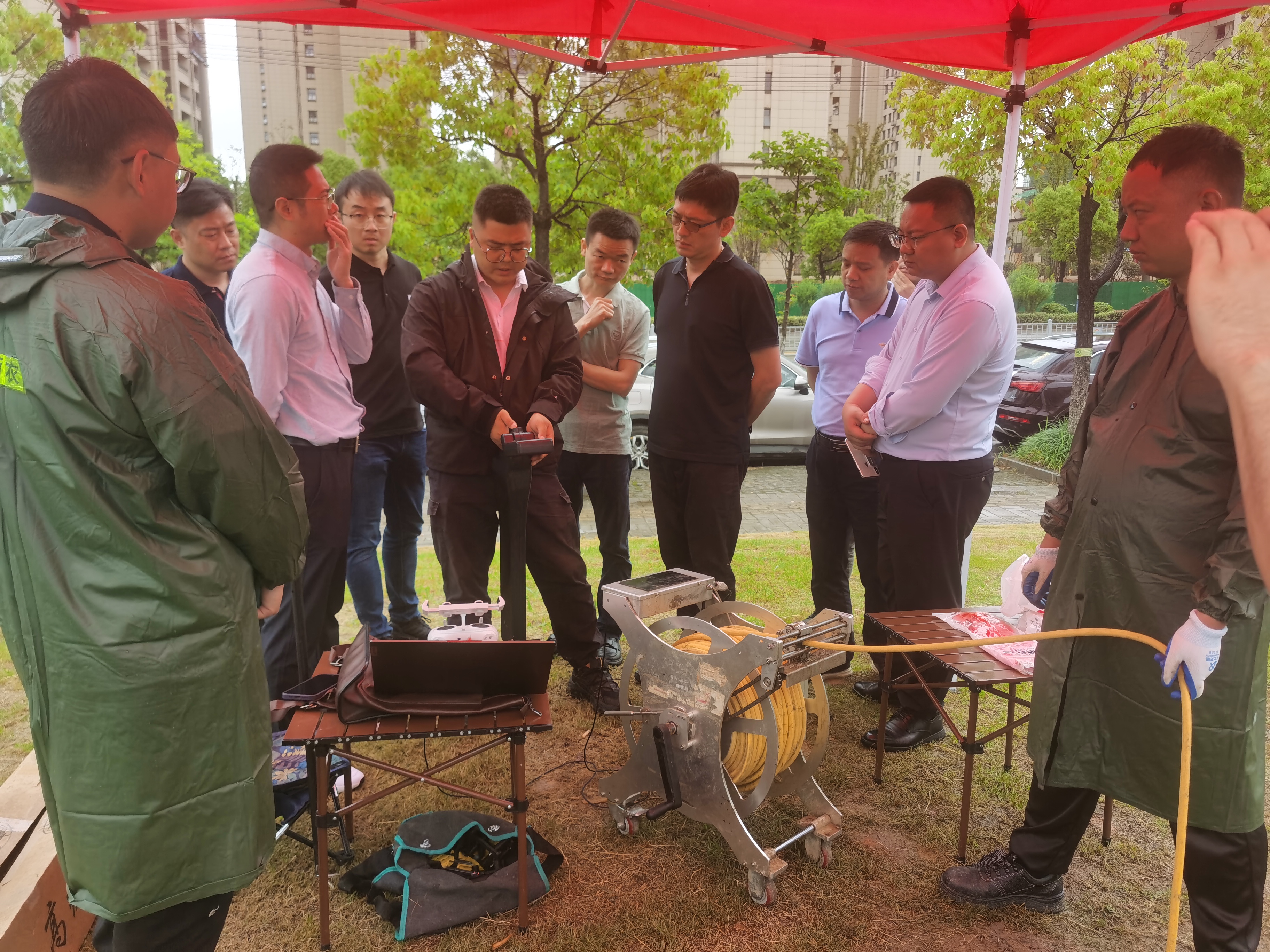 图3  现场调研芜湖市满水状态污水管道检测作业.jpg