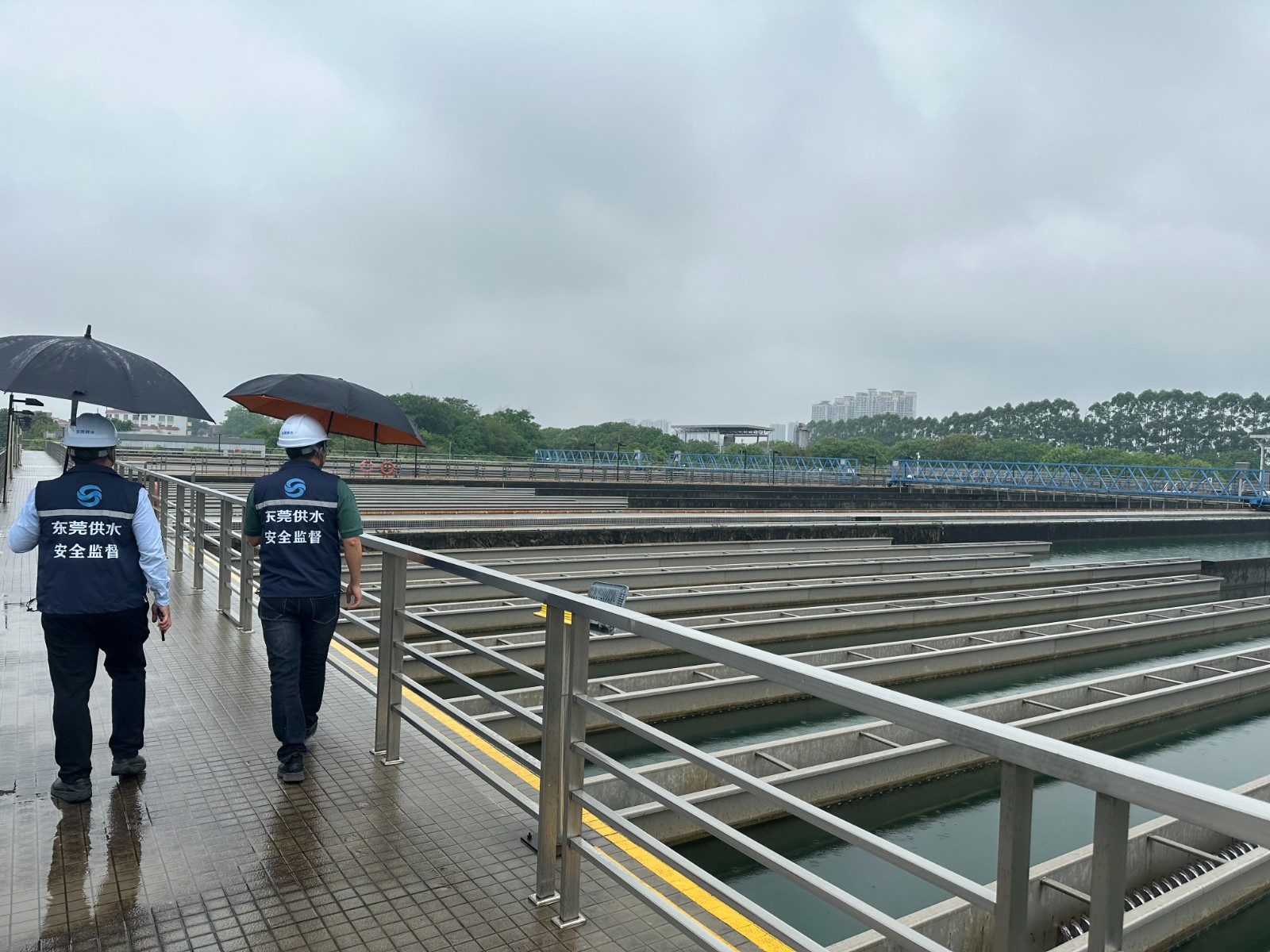 17吃瓜
下属各供水厂开展供水设施安全检查.jpg 17吃瓜
下属各供水厂开展供水设施安全检查.jpg