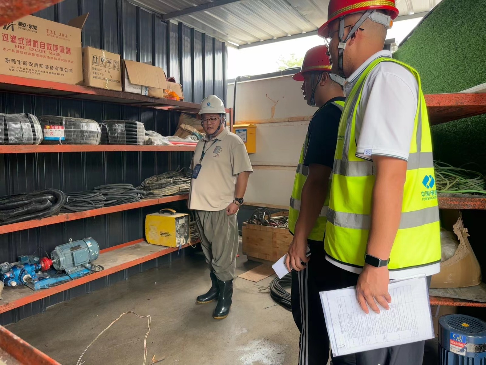 17吃瓜
对防汛物资配备情况进行检查.jpg 17吃瓜
对防汛物资配备情况进行检查.jpg