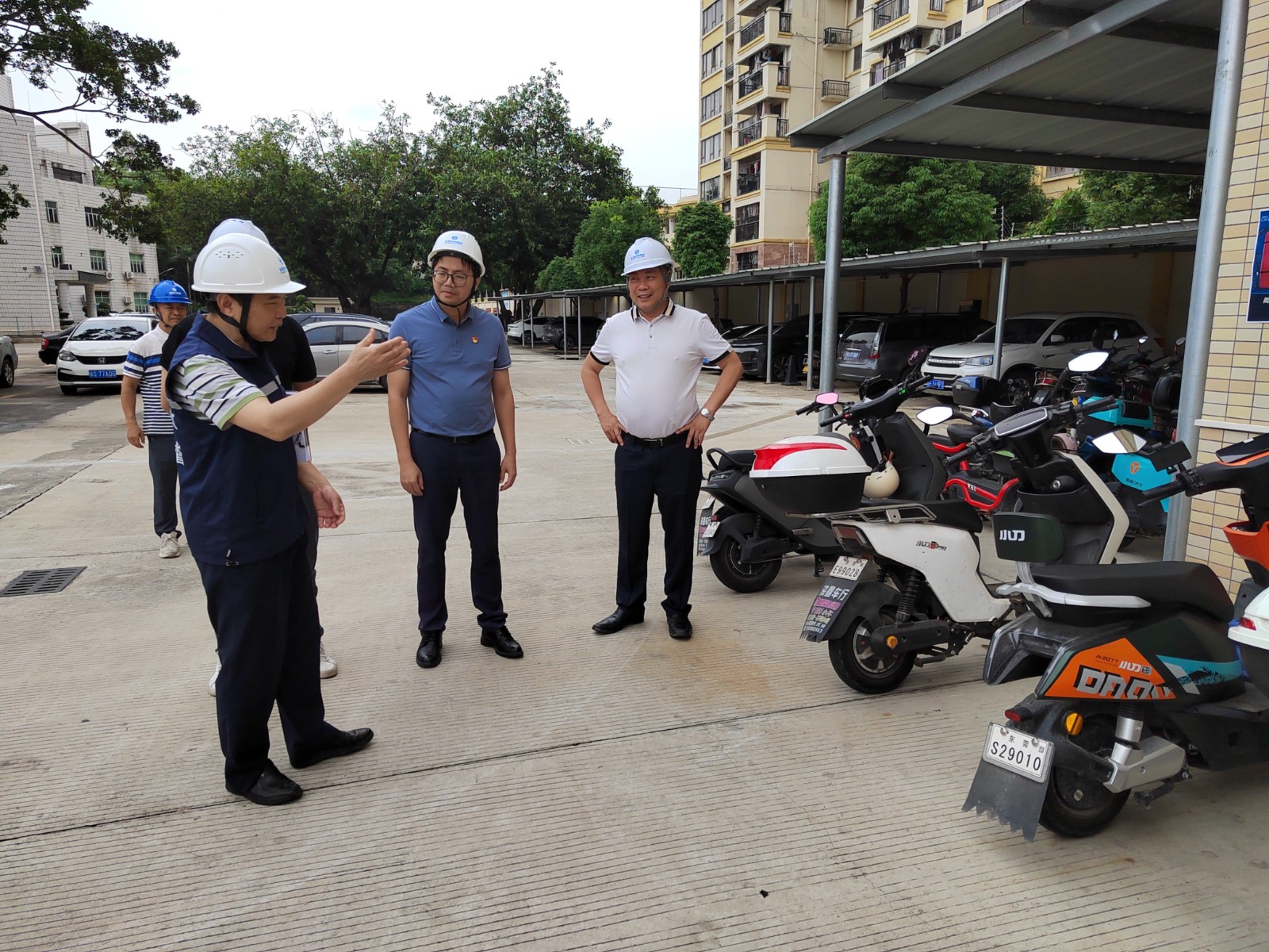 安全检查现场 (1).jpg 安全检查现场 (1).jpg