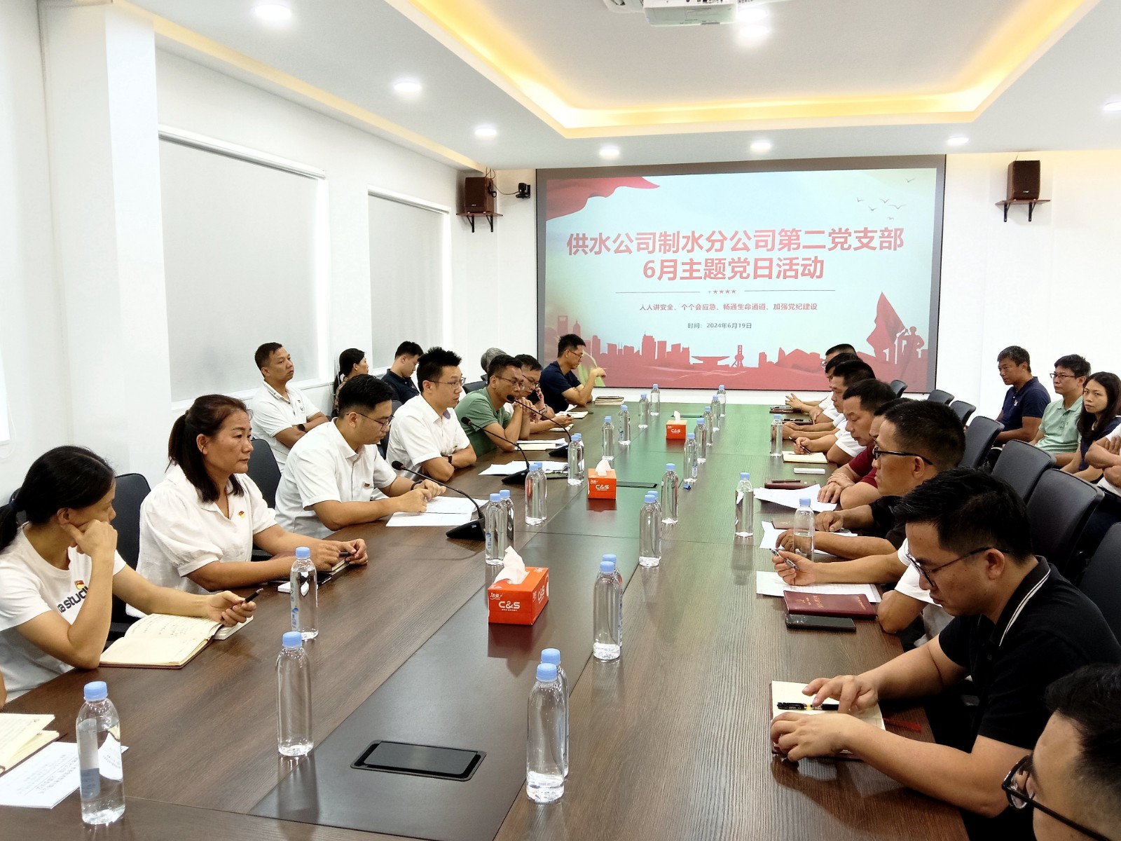 排版2.jpg 排版2.jpg