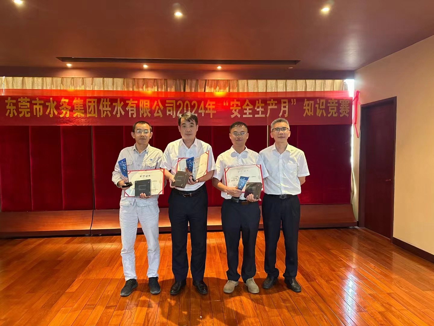 排版24.jpg 排版24.jpg