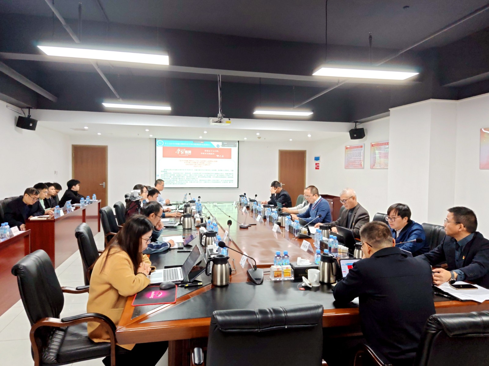 排版1.jpg 排版1.jpg