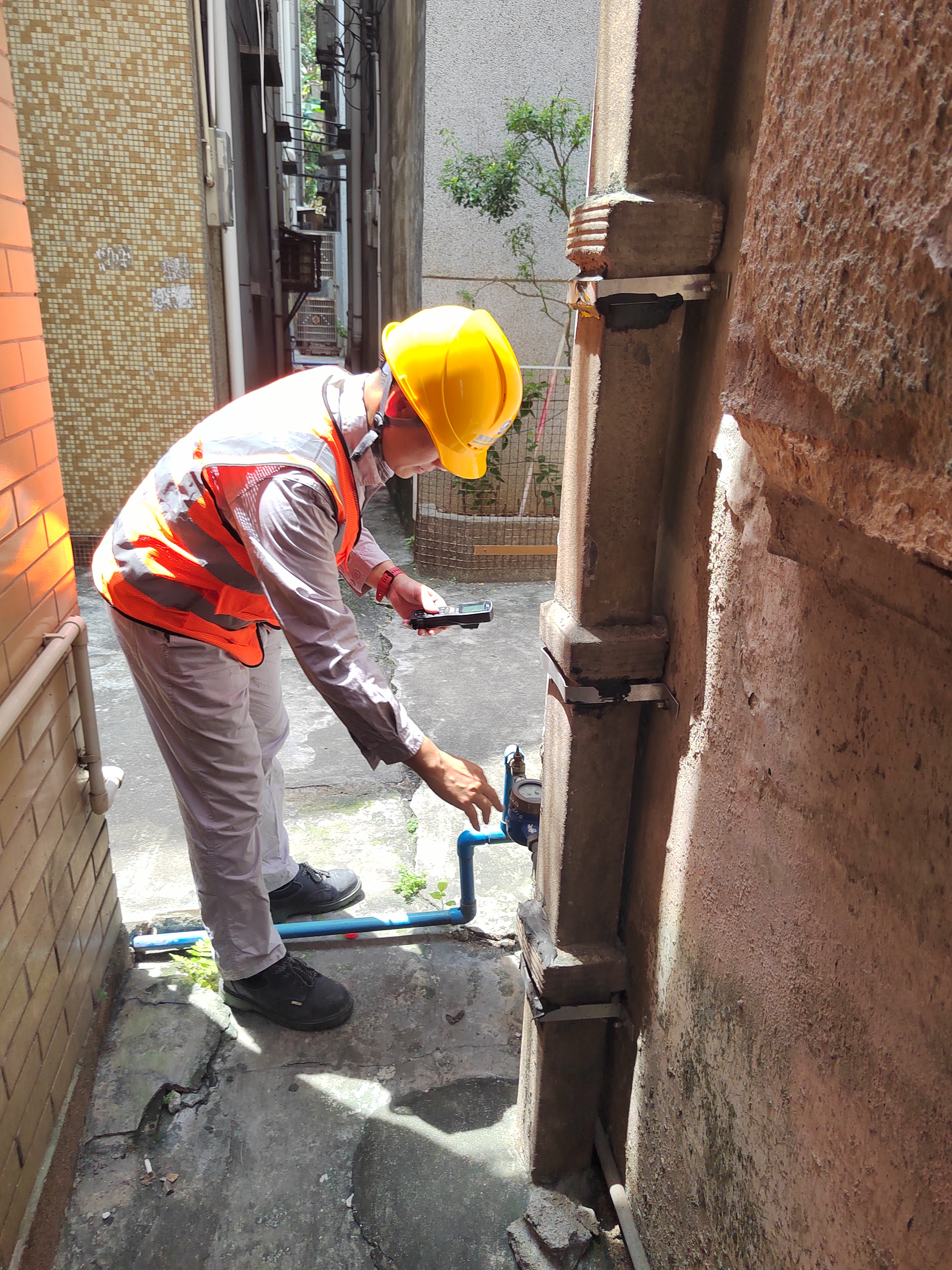 茶山-水表维护.jpg 茶山-水表维护.jpg