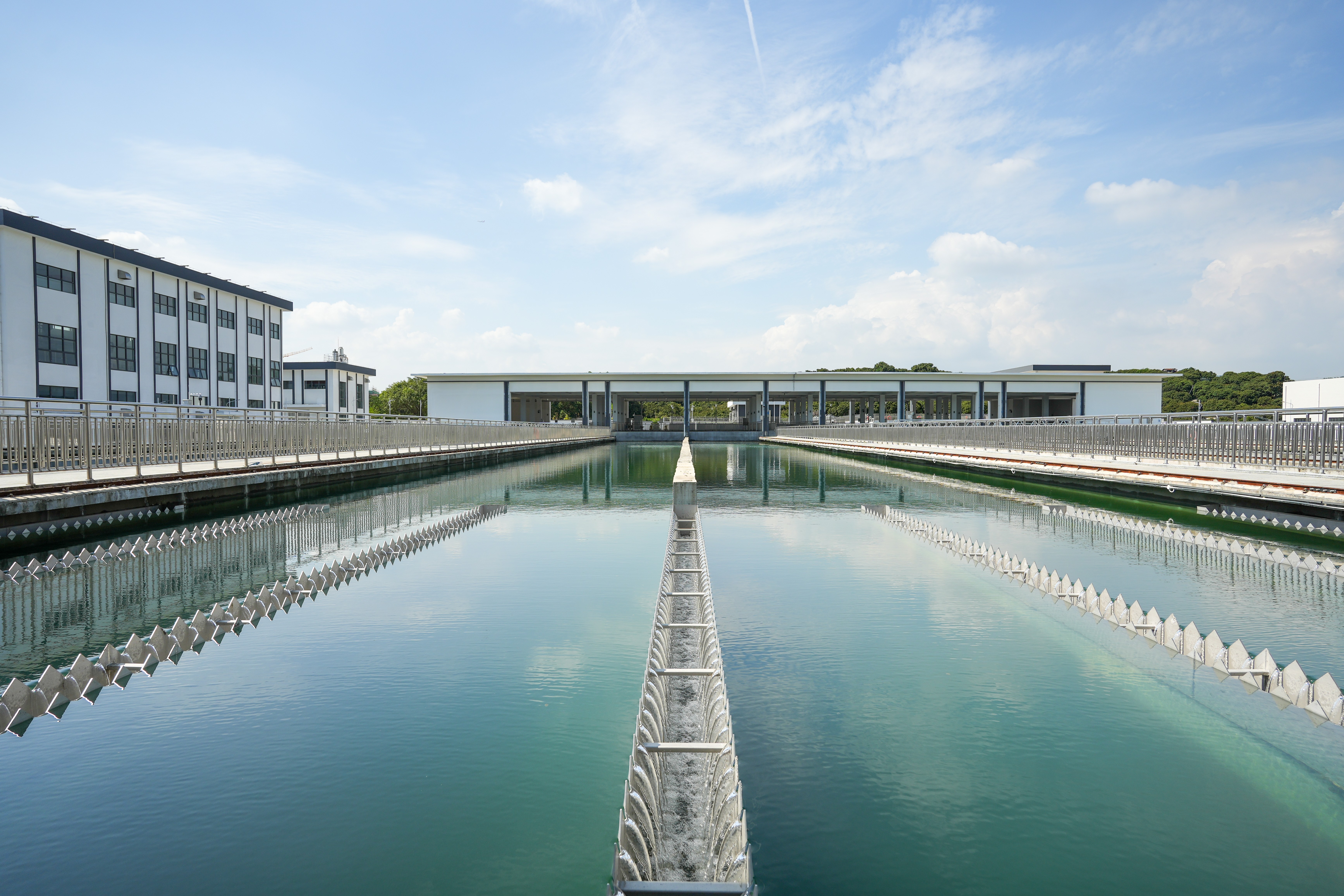 平流池.jpg 平流池.jpg