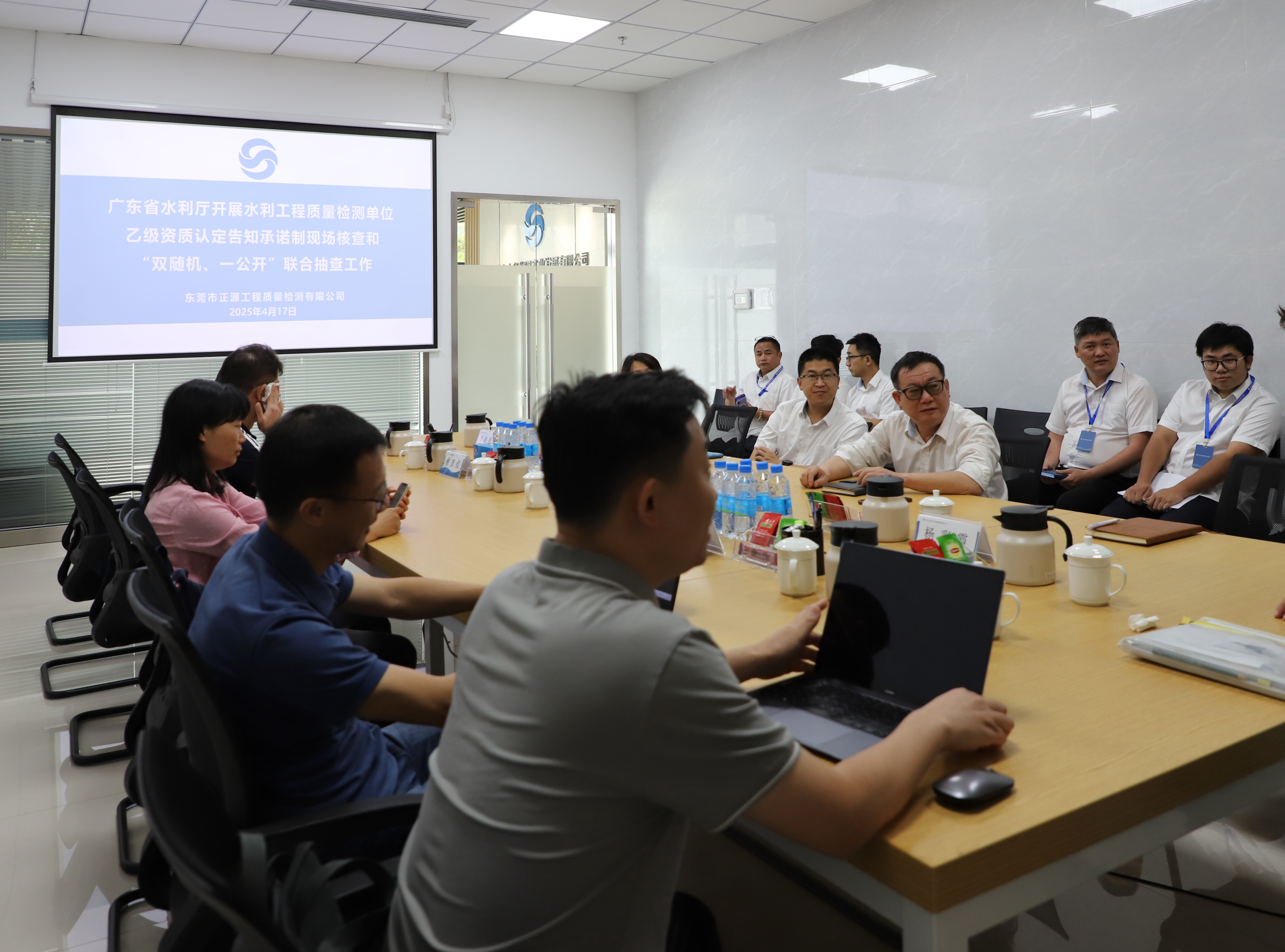 图片2.开展“双随机一公开”检查.jpg 图片2.开展“双随机一公开”检查.jpg